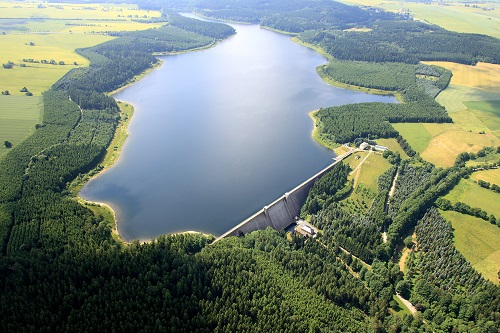 Luftaufnahme der Talsperre Lehnmühle; zur Verfügung gestellt von der Landestalsperrenverwaltung Sachsen